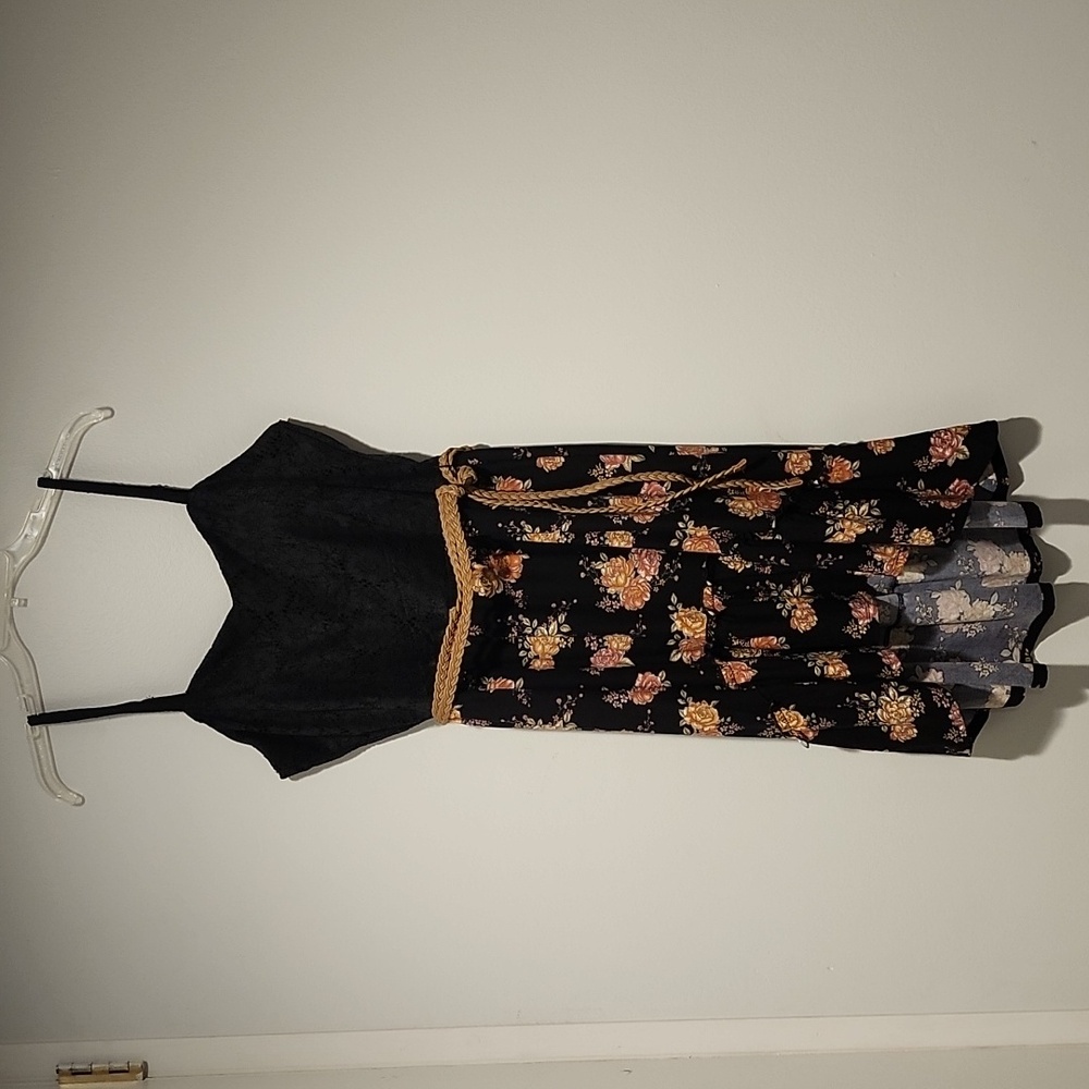No Boundaries lace top Black and Tan floral dress XL